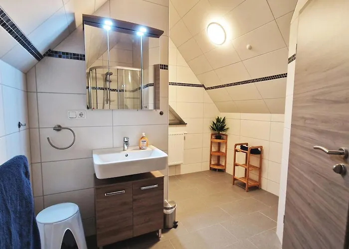 2 Quint * Altenkirchen (Mecklenburg-Vorpommern)